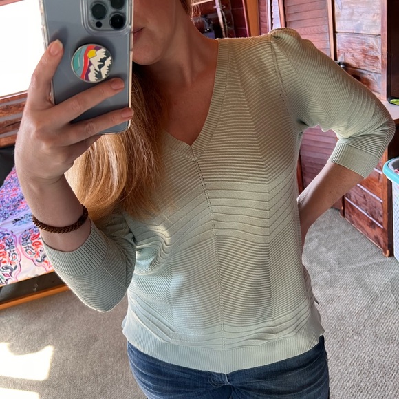 Tahari pastel green V-neck ribbed chevron short sleeve sweater Juliet large top - Picture 4 of 4